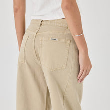 Load image into Gallery viewer, Arc Barrel Jean - Sand