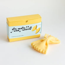Load image into Gallery viewer, Farfalle Pasta Candle - Tigertree