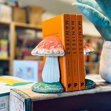 Load image into Gallery viewer, Mushroom Bookends - Tigertree

