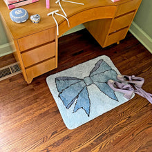 Load image into Gallery viewer, Bow Rug - Tigertree
