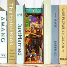Load image into Gallery viewer, Miniature House Book Nook Kit: Vincent's World - Tigertree
