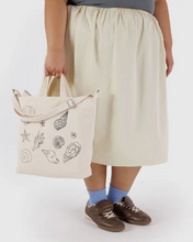 Load image into Gallery viewer, Horizontal Zip Duck Bag - Embroidered Shells - Tigertree