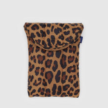 Load image into Gallery viewer, Puffy Tablet Sleeve 8"- Leopard - Tigertree