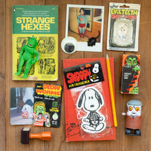 Load image into Gallery viewer, Snoopy Air Freshener - Skeleton