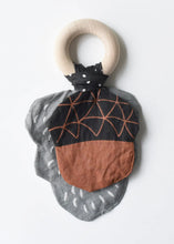Load image into Gallery viewer, Acorn Crinkle Teether - Tigertree