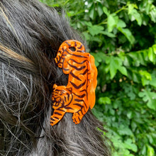 Load image into Gallery viewer, Tiger Hair Claw
