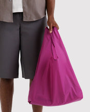 Load image into Gallery viewer, Standard Baggu - Deep Fuchsia
