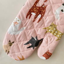 Load image into Gallery viewer, Cats Oven Mitt &amp; Potholder Set
