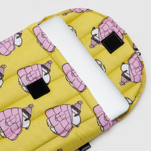 Load image into Gallery viewer, Puffy Laptop Sleeve 16&quot; - Puffer Snoopy Pink
