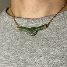 Load image into Gallery viewer, 70s Jade Handshake Necklace - Tigertree
