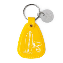 Load image into Gallery viewer, Snoopy Surf Saddle Keychain
