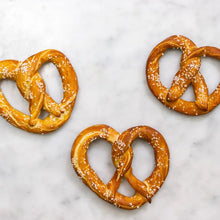 Load image into Gallery viewer, Soft Pretzel &amp; Beer Cheese Making Kit - Tigertree
