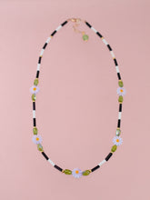 Load image into Gallery viewer, Lavender Daisy Necklace - Tigertree
