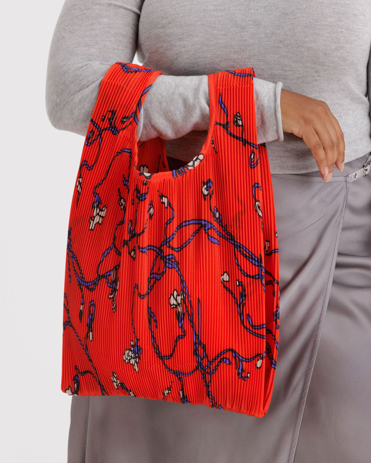 Load image into Gallery viewer, Pleated Baggu- Red Snapdragon - Tigertree