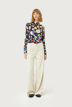 Load image into Gallery viewer, Mockneck Floral Top
