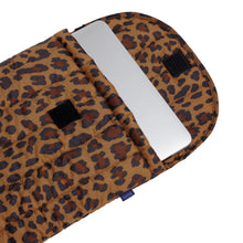 Load image into Gallery viewer, Puffy Laptop Sleeve 16- Leopard
