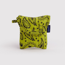 Load image into Gallery viewer, Puffy Earbuds Case - Chartreuse Paisley
