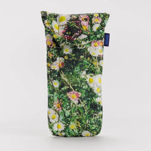 Load image into Gallery viewer, Puffy Glasses Case - Daisy - Tigertree
