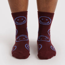 Load image into Gallery viewer, Crew Sock- Mahogany Happy
