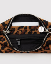 Load image into Gallery viewer, Nylon Pochette- Leopard
