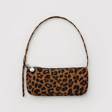 Load image into Gallery viewer, Nylon Pochette- Leopard
