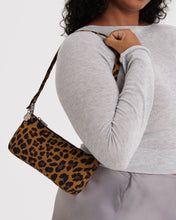 Load image into Gallery viewer, Nylon Pochette- Leopard
