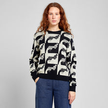 Load image into Gallery viewer, Arendal Knotted Gun Sweater
