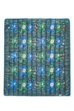 Load image into Gallery viewer, Dancin Frogs Recycled Camp Blanket

