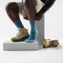 Load image into Gallery viewer, Hike Classic Edition Light Cushion Second Cut™ Crew Socks - Twilight Blue
