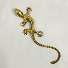 Load image into Gallery viewer, Antiqued Brass Gecko - Tigertree
