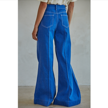 Load image into Gallery viewer, Amalia Flare Jeans - Tigertree
