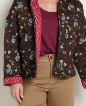 Load image into Gallery viewer, Manzana Quilted Jacket - Barnwood Print
