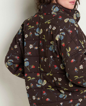 Load image into Gallery viewer, Manzana Quilted Jacket - Barnwood Print
