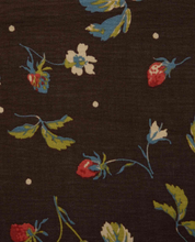 Load image into Gallery viewer, Manzana Boxy Longsleeve - Barnwood Print
