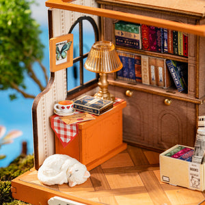 DIY Mini House Kit: Muse Bookshop