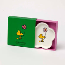 Load image into Gallery viewer, Peanuts Flower Shaped Trinket Dish
