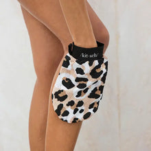Load image into Gallery viewer, Eco-Friendly Exfoliating Glove - Leopard
