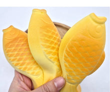 Load image into Gallery viewer, Taiyaki Bread Squishy
