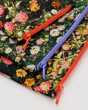 Load image into Gallery viewer, Flat Pouch Set - Photo Florals - Tigertree
