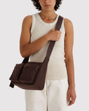Load image into Gallery viewer, Medium Cargo Crossbody - Coffee - Tigertree
