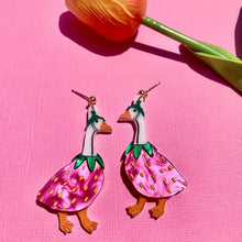 Load image into Gallery viewer, Gooseberry Earrings
