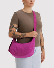 Load image into Gallery viewer, Medium Nylon Crescent Bag - Deep Fuchsia - Tigertree

