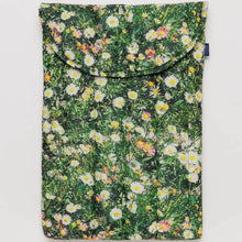 Load image into Gallery viewer, 16&quot; Puffy Laptop Sleeve - Daisy - Tigertree
