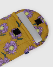 Load image into Gallery viewer, Puffy Laptop Sleeve 13/14&quot;- Daisy Chain - Tigertree
