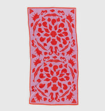 Load image into Gallery viewer, Bath Towel - Sea Shells
