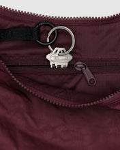 Load image into Gallery viewer, Medium Nylon Crescent Bag- Mahogany - Tigertree
