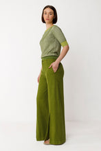 Load image into Gallery viewer, Muike Sweater - Dark Green
