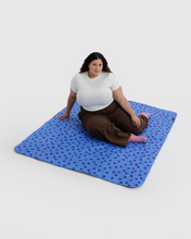 Load image into Gallery viewer, Puffy Picnic Blanket - Blue Polka Dot
