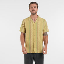 Load and play video in Gallery viewer, Gonzo SS Woven Button Down- Fern
