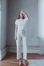Load and play video in Gallery viewer, Sailor Jean - Comfort Off White
